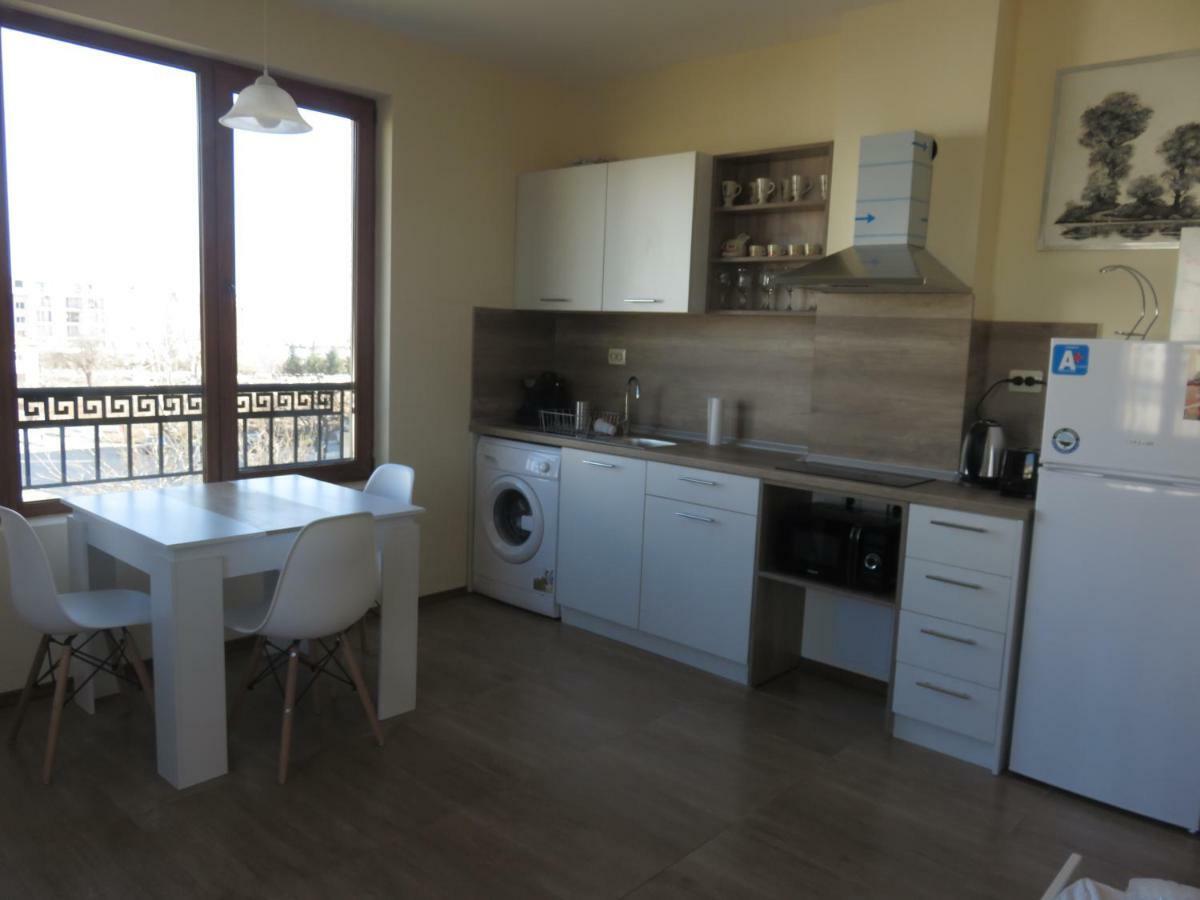 Nereya Palace Studio Mona Apartment Pomorie Exterior photo
